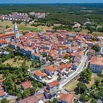 Valkanela Vi * Vrsar