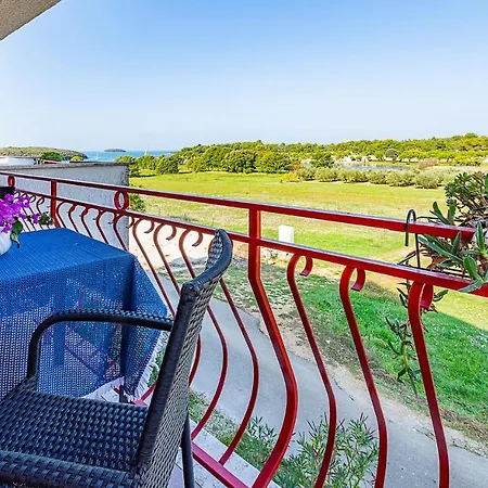 Apartment Awesome Apartment In Vrsar With Wifi *