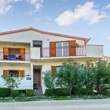 Apartment Awesome Apartment In Vrsar With Wifi *